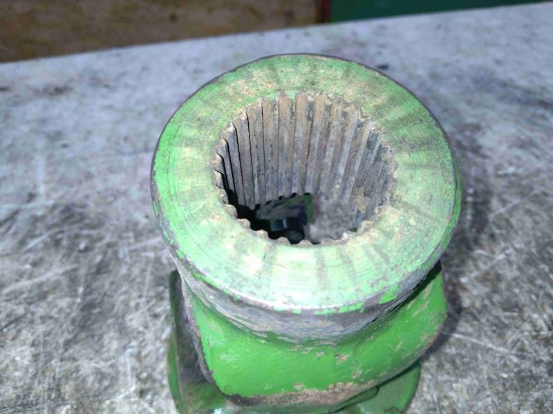 Deere 3960 Universal Joint Shear Coupler