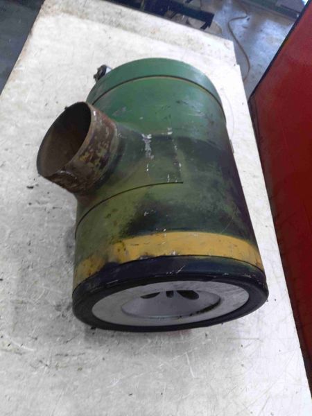 Deere 5400 Air Cleaner Assembly