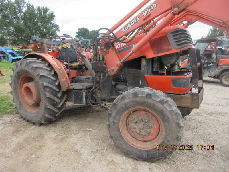 Kubota M9000