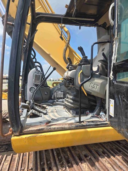 Caterpillar 330D