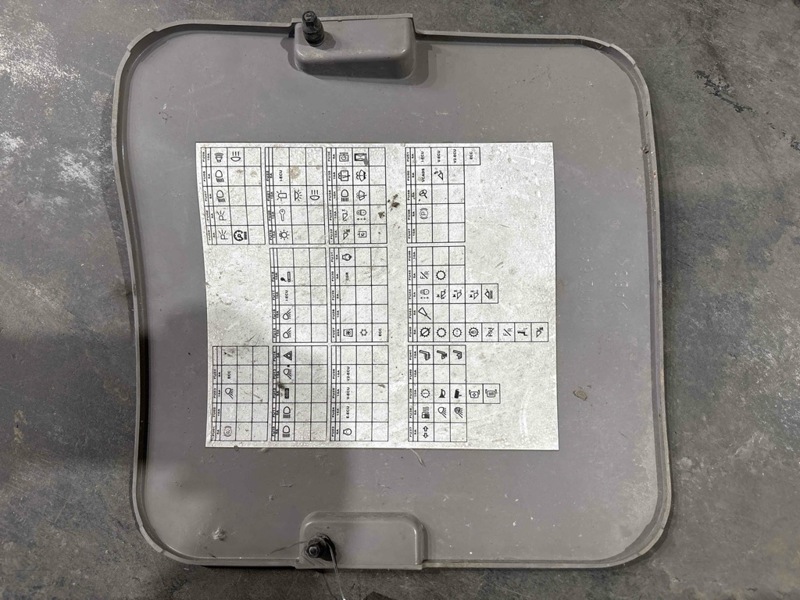 Volvo L110G, EC300E Cover-fuse Box