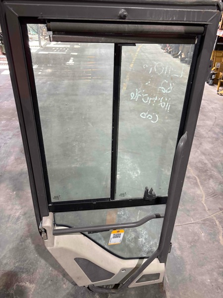 Volvo L110G Door