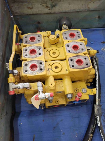 Caterpillar 972K Main Control Valve