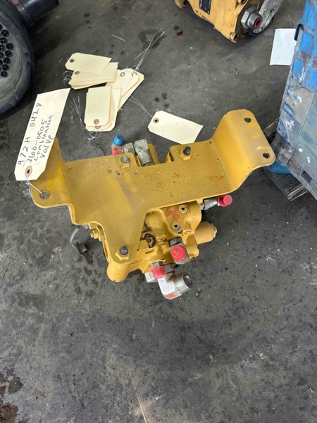 Caterpillar 972K Combination Valve