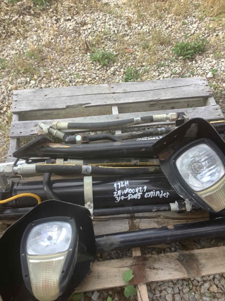 Caterpillar 972K Steering Cylinder