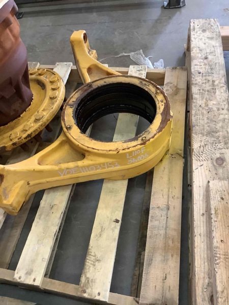 Volvo L110F Rear Axle Bridge