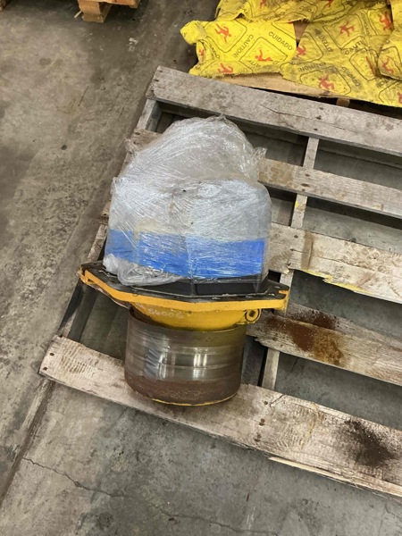 Volvo L110F Differential Carrier