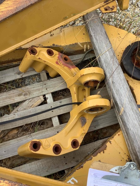 Caterpillar 740 Bracket