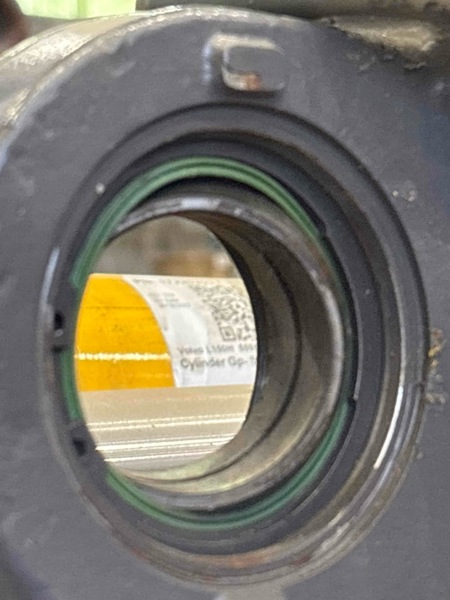 Volvo L220H Cylinder Gp- Steering