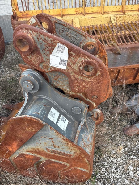 Volvo ECR145D Quick Coupler