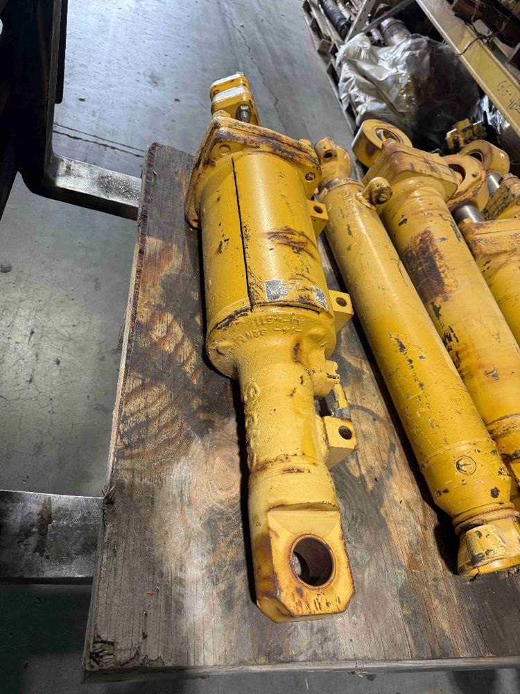 Caterpillar — 4J5632 — Tip Cylinder
