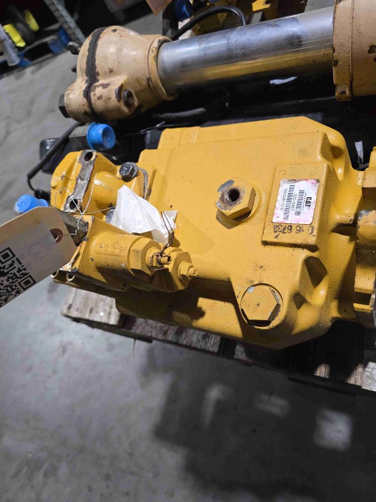 Caterpillar — 3200467 — Piston Pump