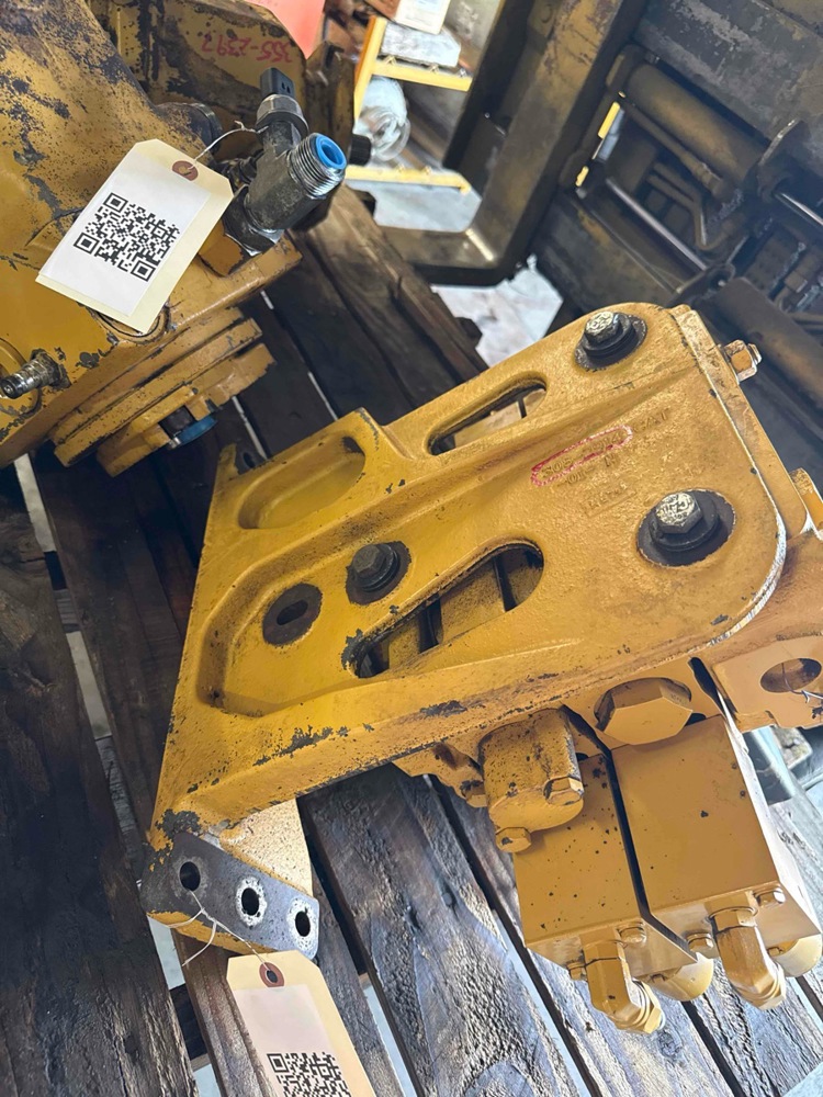 Caterpillar — 3082914 — Bracket