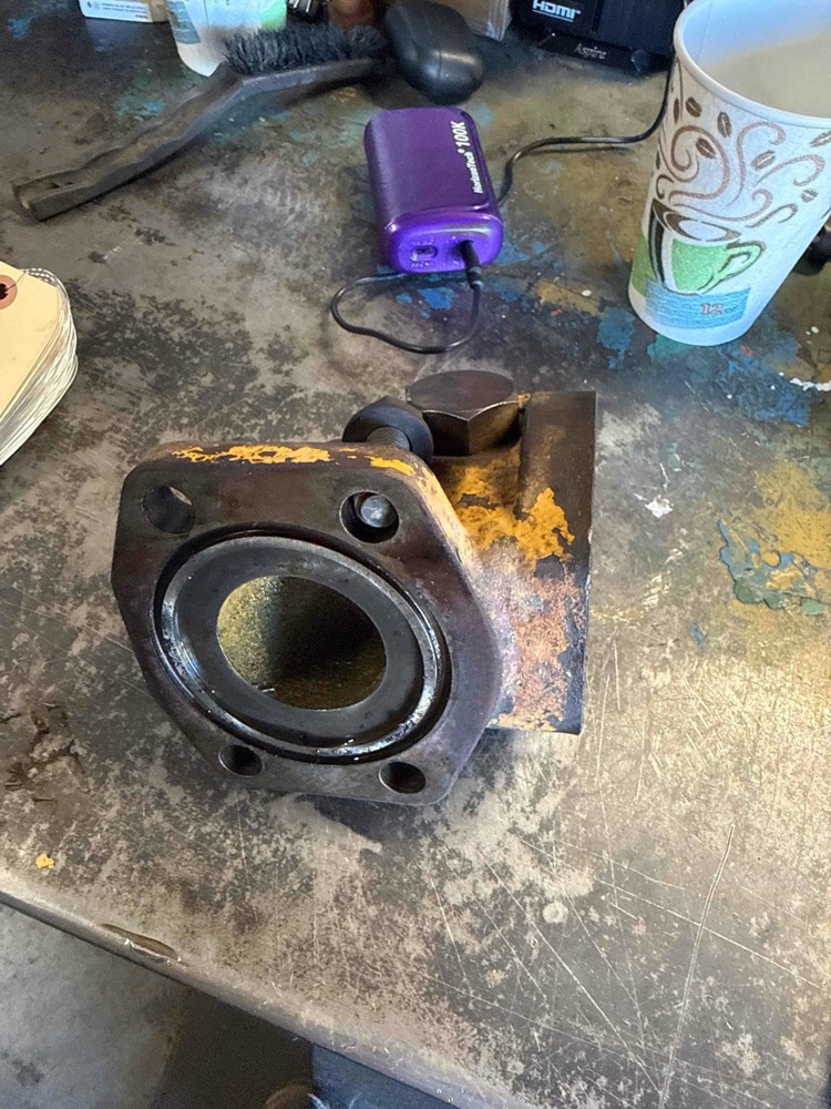 Caterpillar — 6T0258 — Elbow