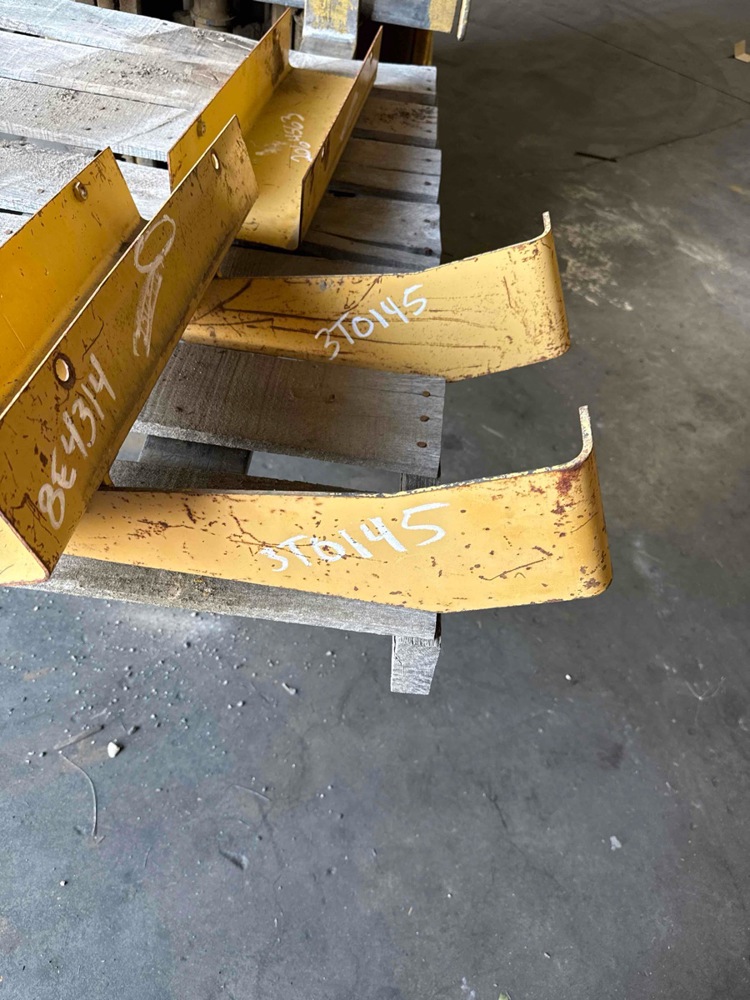 Caterpillar — 3T0145 — Bracket AS