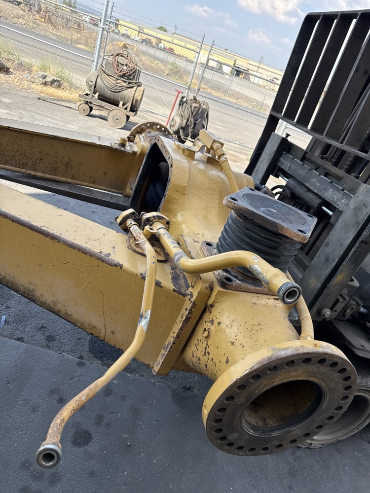 Caterpillar — 2050202 — Axle Housing