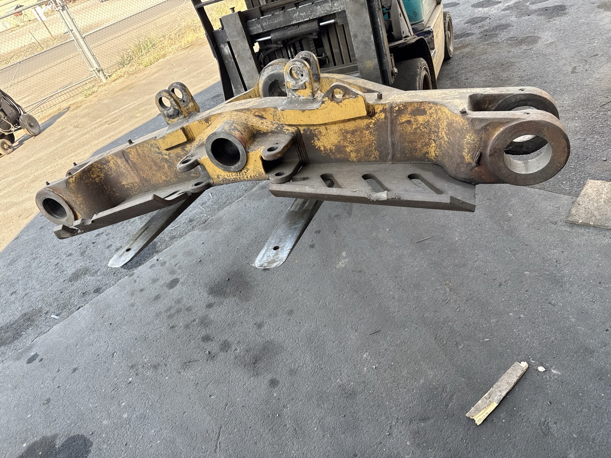 Caterpillar — 2669704 — Axle AS