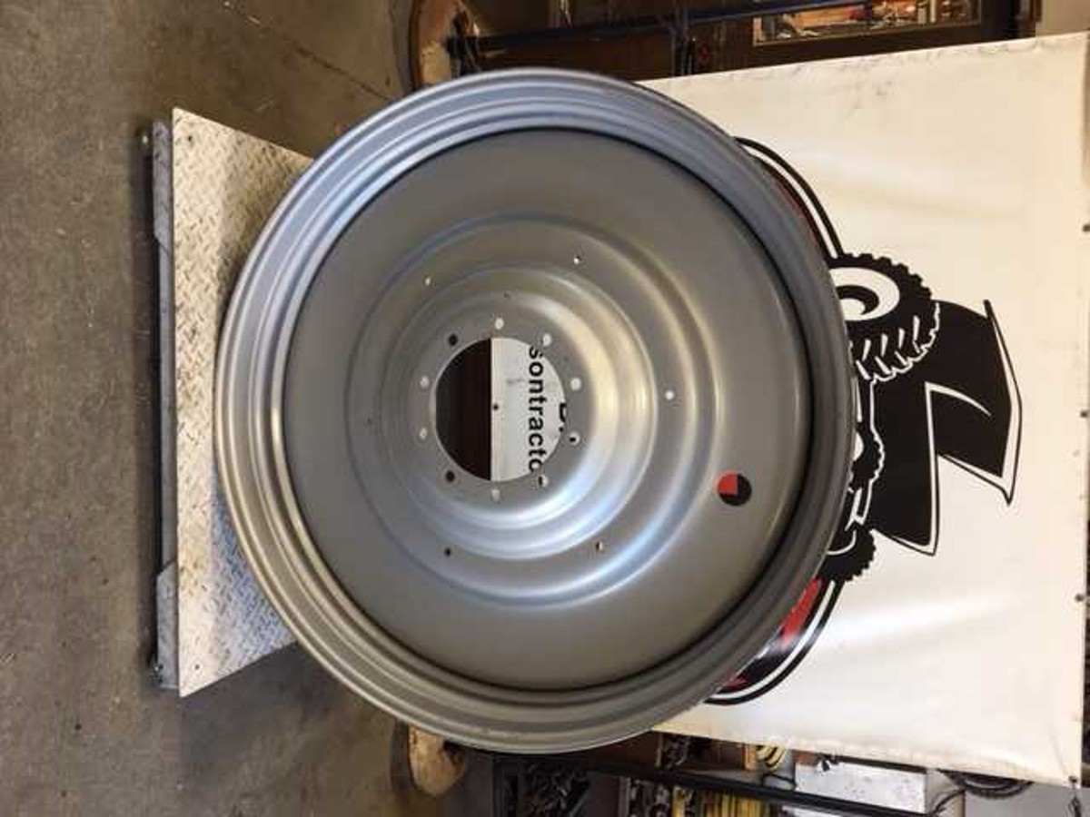 NEW CASE IH 10 BOLT RIM 16X50 - 84296939