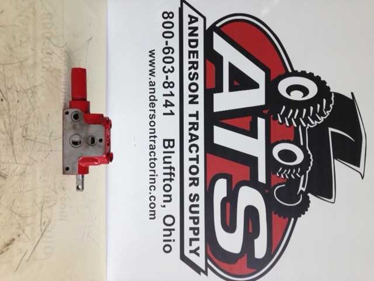 REBUILT CASE IH, IH/FARMALL REMOTE VALVE OPEN ON BOTH SIDES - 529910R93