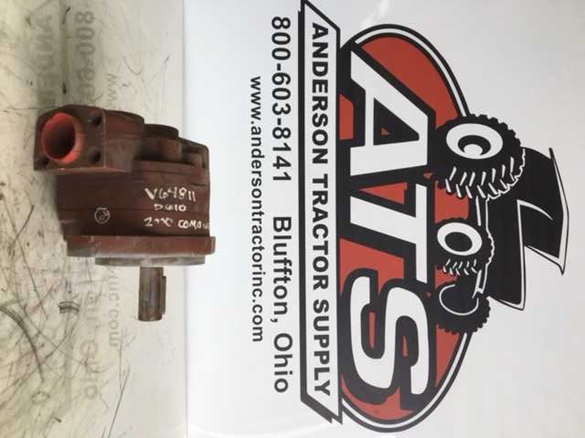 NEW VERSATILE COMBINE HYRAULIC PUMP - V64811