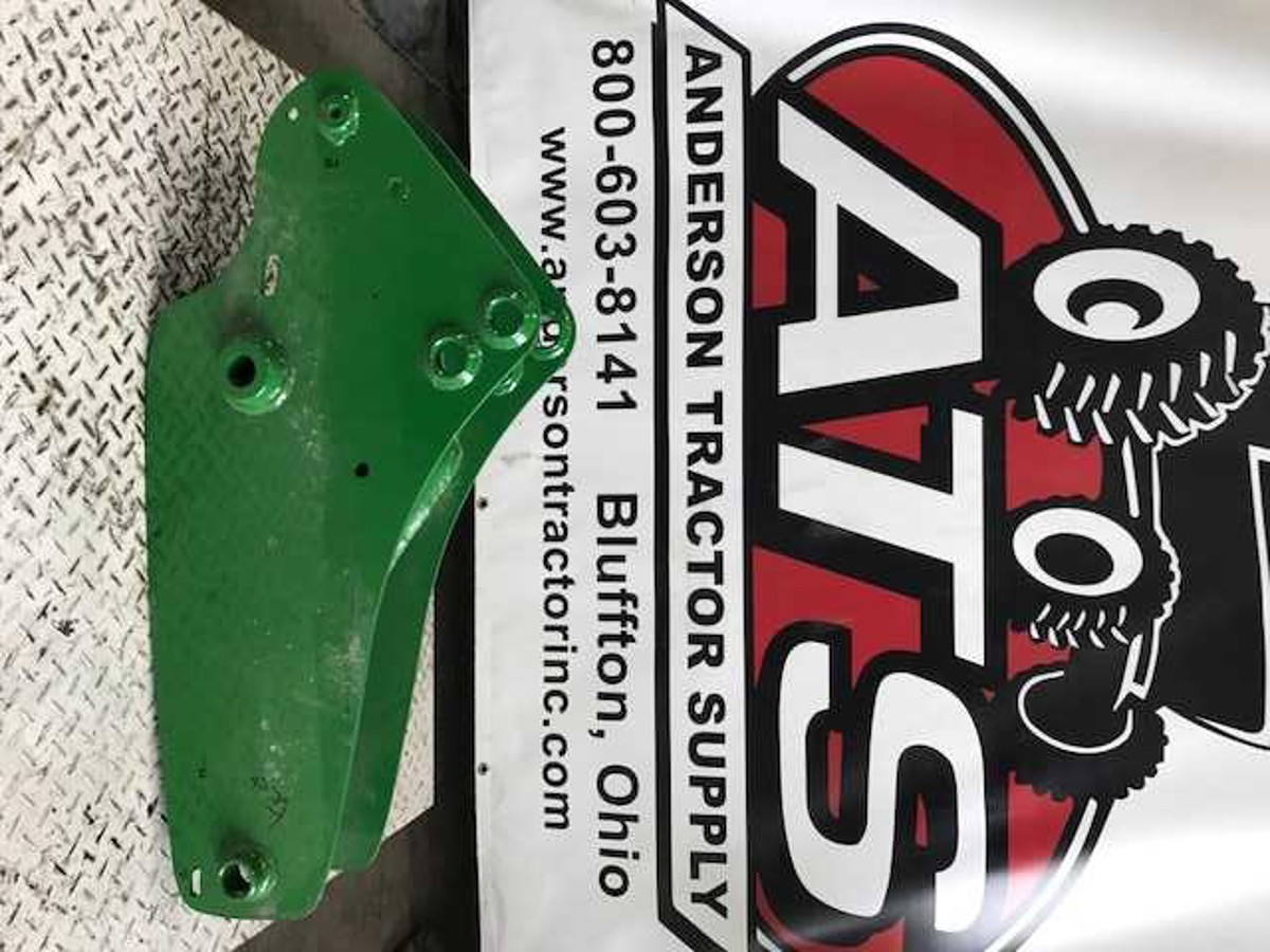 NEW JOHN DEERE RH MAST - AW33982