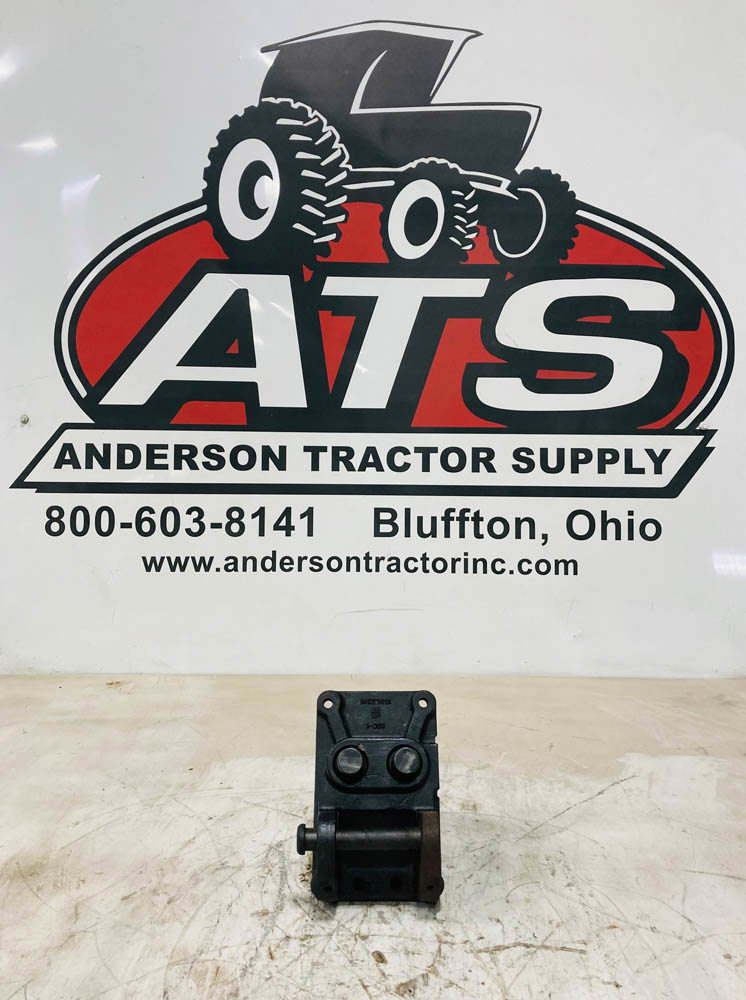 GOOD USED BRAKE VALVE - RE230251