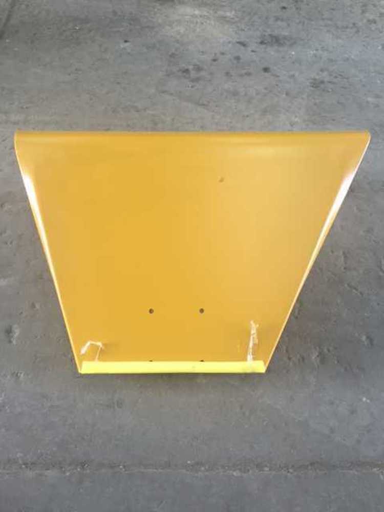 NEW JOHN DEERE LEFT HAND FENDER - AR43968