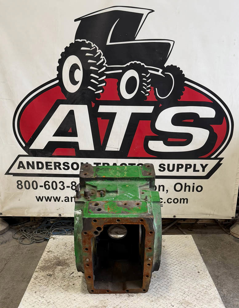 GOOD USED REAR DIFFERENTIAL HOUSING - RE202622