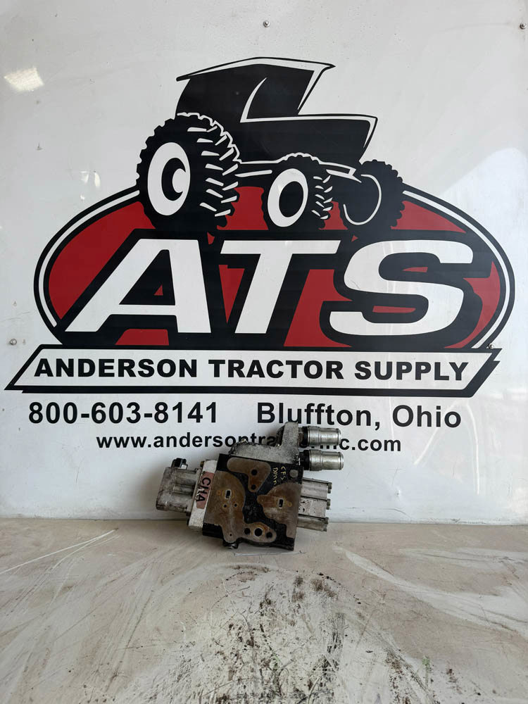 NEW OEM REMOTE VALVE WITH COUPLERS - 87330318
