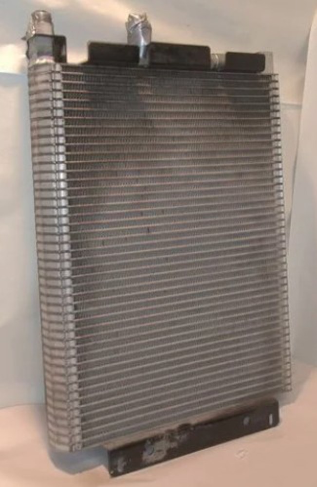 GOOD USED TRANSMISSION OIL COOLER - RE566106