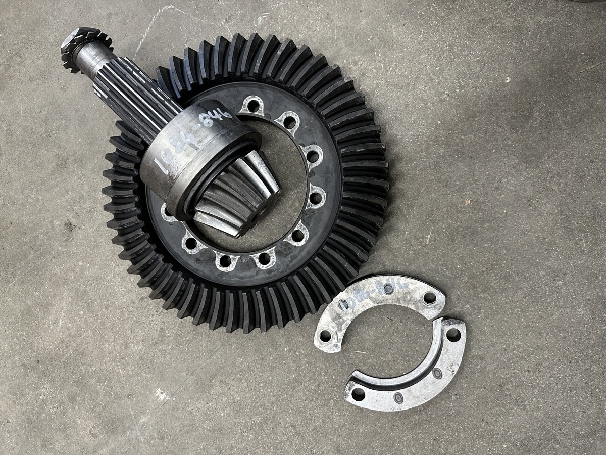 I.H./FARMALL 1086 Ring Bevel & Pinion Set W/Bearing And Quill