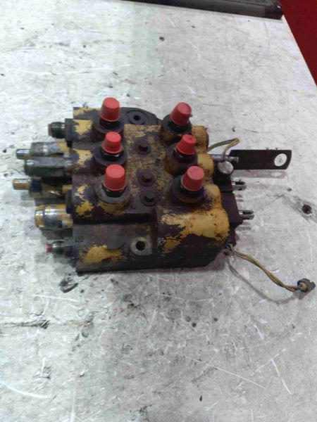 New Holland LX665 Valve-control