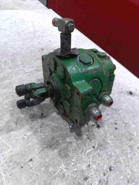 Deere 8640 Pump-hydraulic