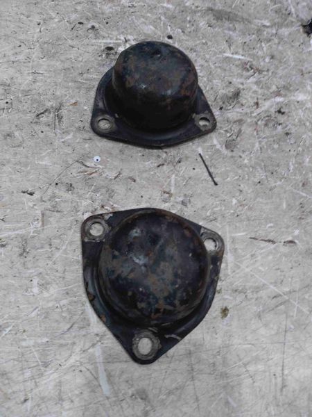 I.H./FARMALL 5288 Cap-frt Wheel Hub