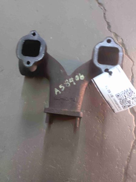 Case/case I.H. 1370 Manifold-exhaust Center