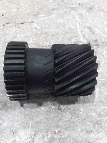 Deere 8640 Pinion-low Range       20T