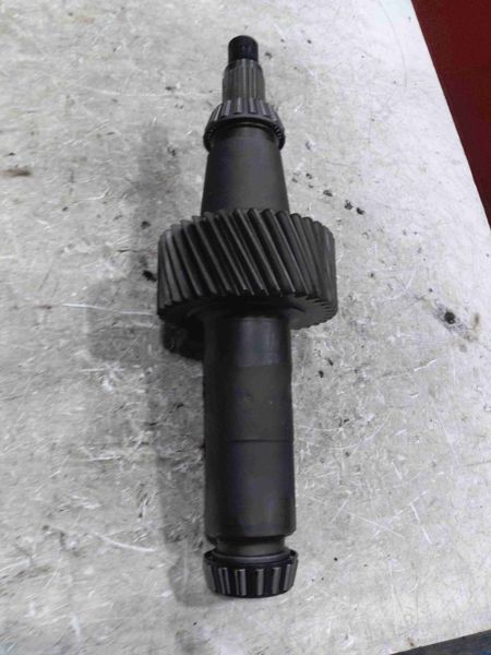 Deere 8640 Shaft-upper Input & Gear