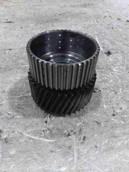 Deere 8640 Pinion-sun W/hub       36T