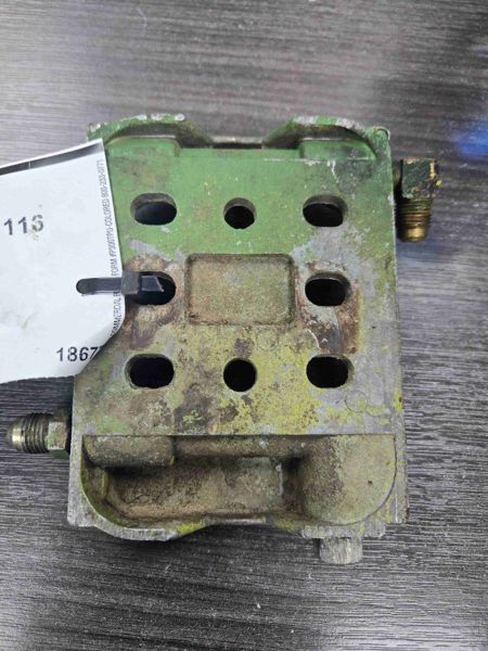 Deere 2940 Body-fuel Filter