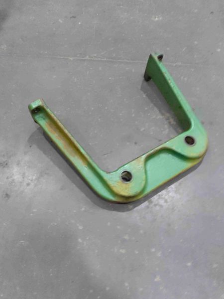 Deere 8640 Bracket-cylinder