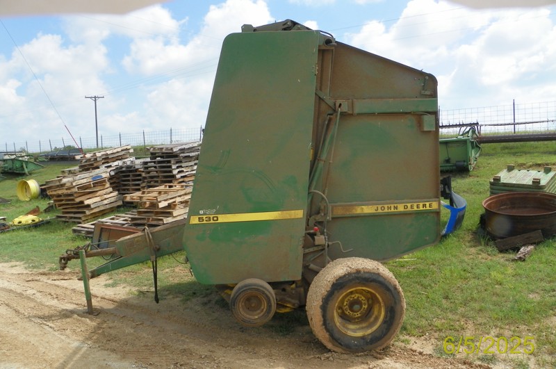 John Deere 530