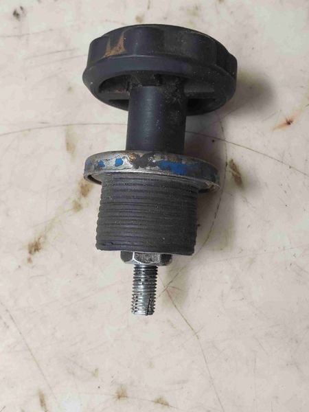 Ford/Nholland 9600 Plug, Oil Fill