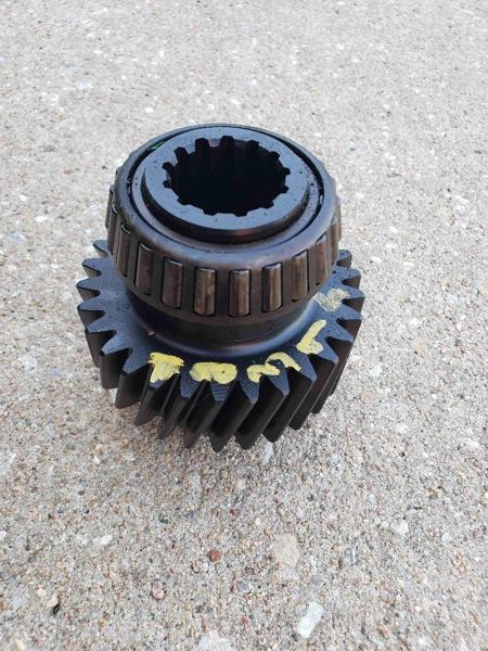 New Holland T8.360 Gear Shaft Input/output 30T