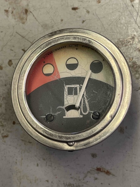 Deere 7520 Gauge, Fuel - Chrome Bezel