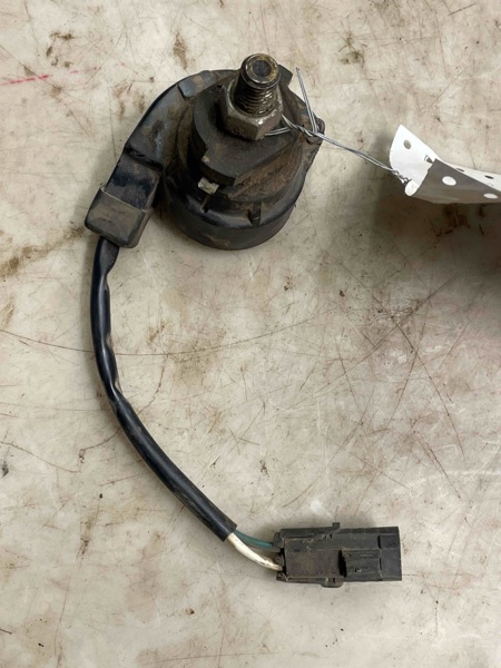Deere 9600 Brushholder W/ Grease Zerk