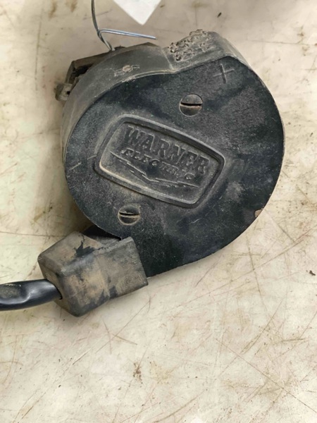 Deere 9600 Brushholder W/ Grease Zerk