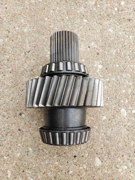 New Holland T8.275 Gear Drop Box Input
