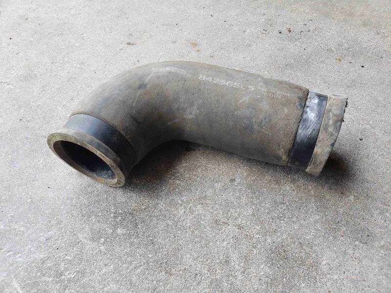 New Holland T8.275 Elbow Hose, Radiator