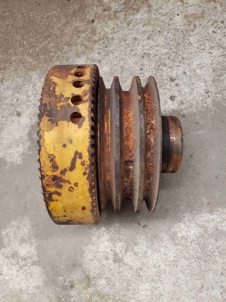 I.H./FARMALL 4100 Crankshaft Pulley