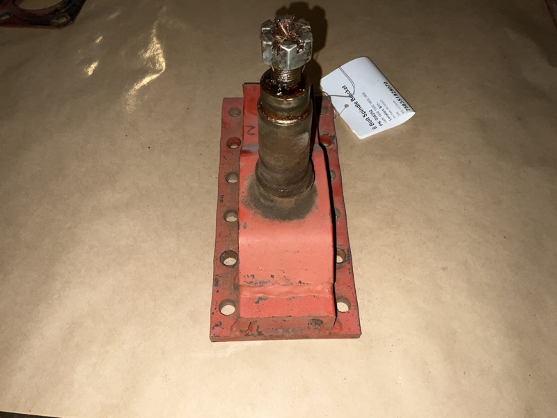 Gehl 1450, 1500, 1600, 1850 8 Bolt Spindle Bracket